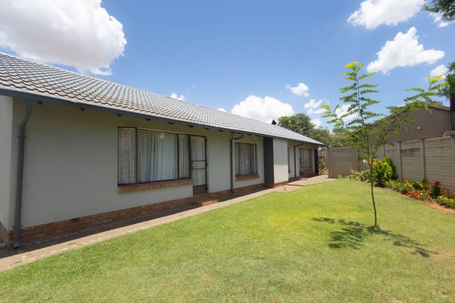 3 Bedroom Property for Sale in Pellissier Free State